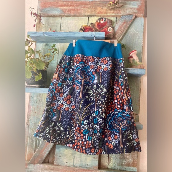 Mountain Mama Fleece Winter Skirt Bum Cover - Picture 2 of 6